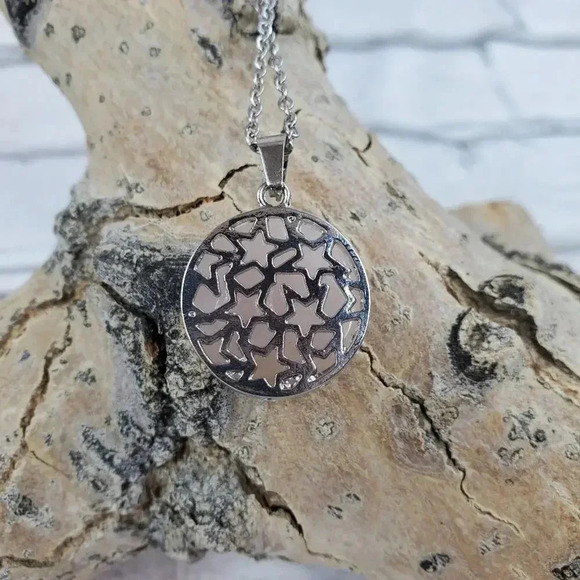 Rose Quartz Mother and Baby Cat Necklace with Natural Stone Center - Picture 4 of 6